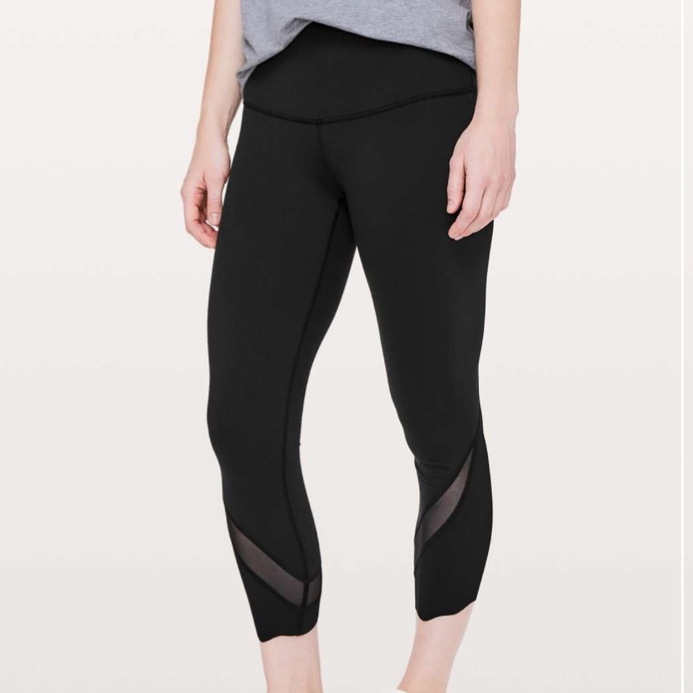 Lululemon Wunder Under Scallop Crop